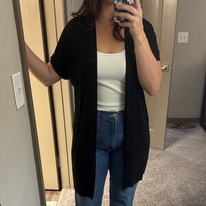 Carly Jean Los Angeles Black Open Cardigan